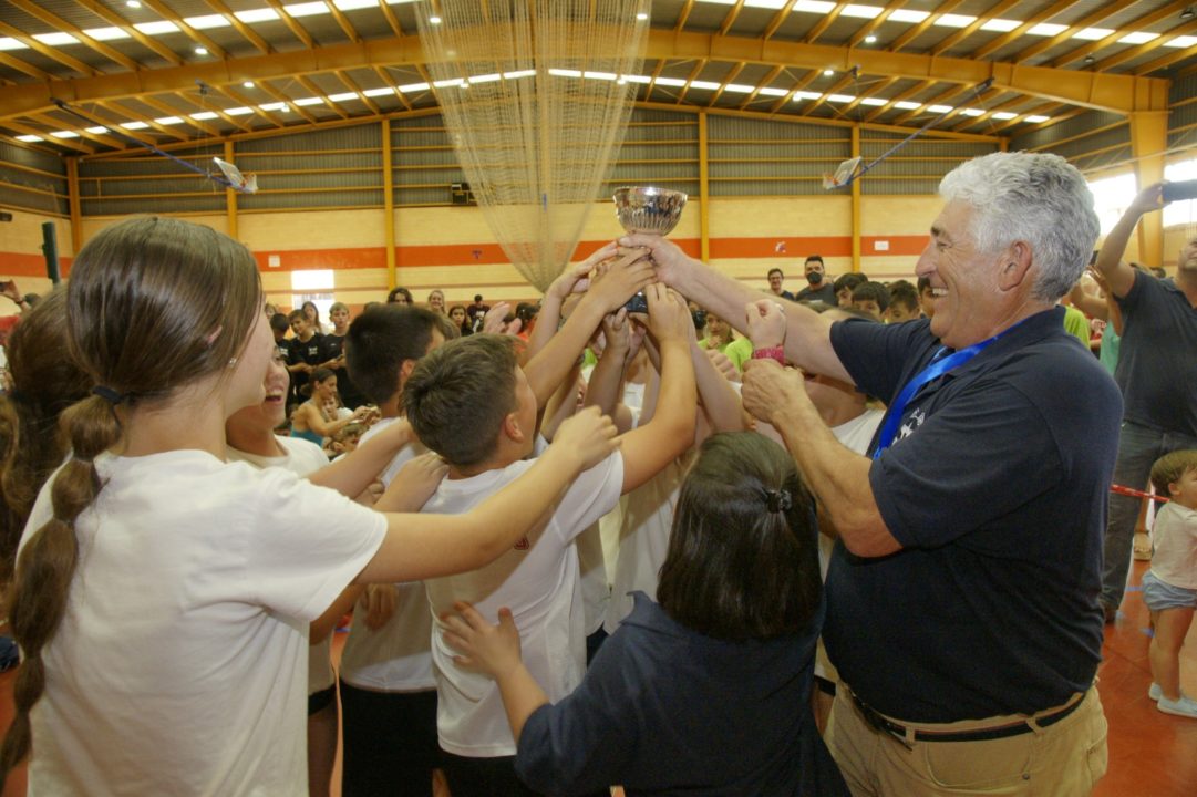 El CEIP Ana Mª Matute se lleva el trofeo de pinfuvote