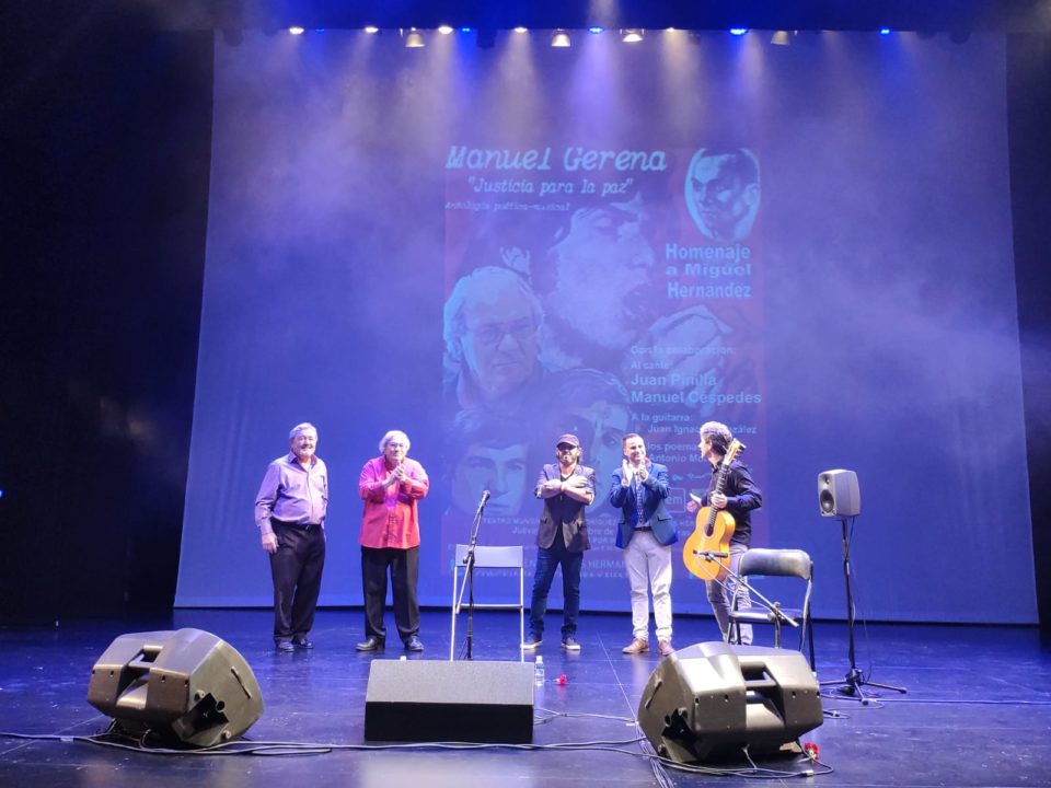 Los cantaores del pueblo rinden homenaje a Miguel Hernández