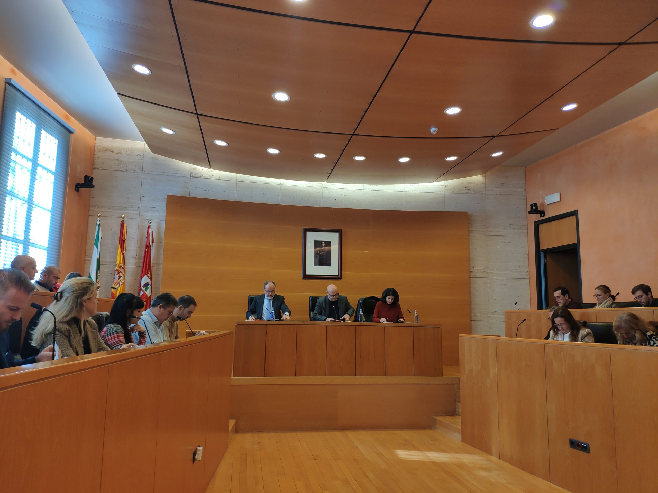 La última sesión plenaria aprueba la gratuidad del transporte urbano