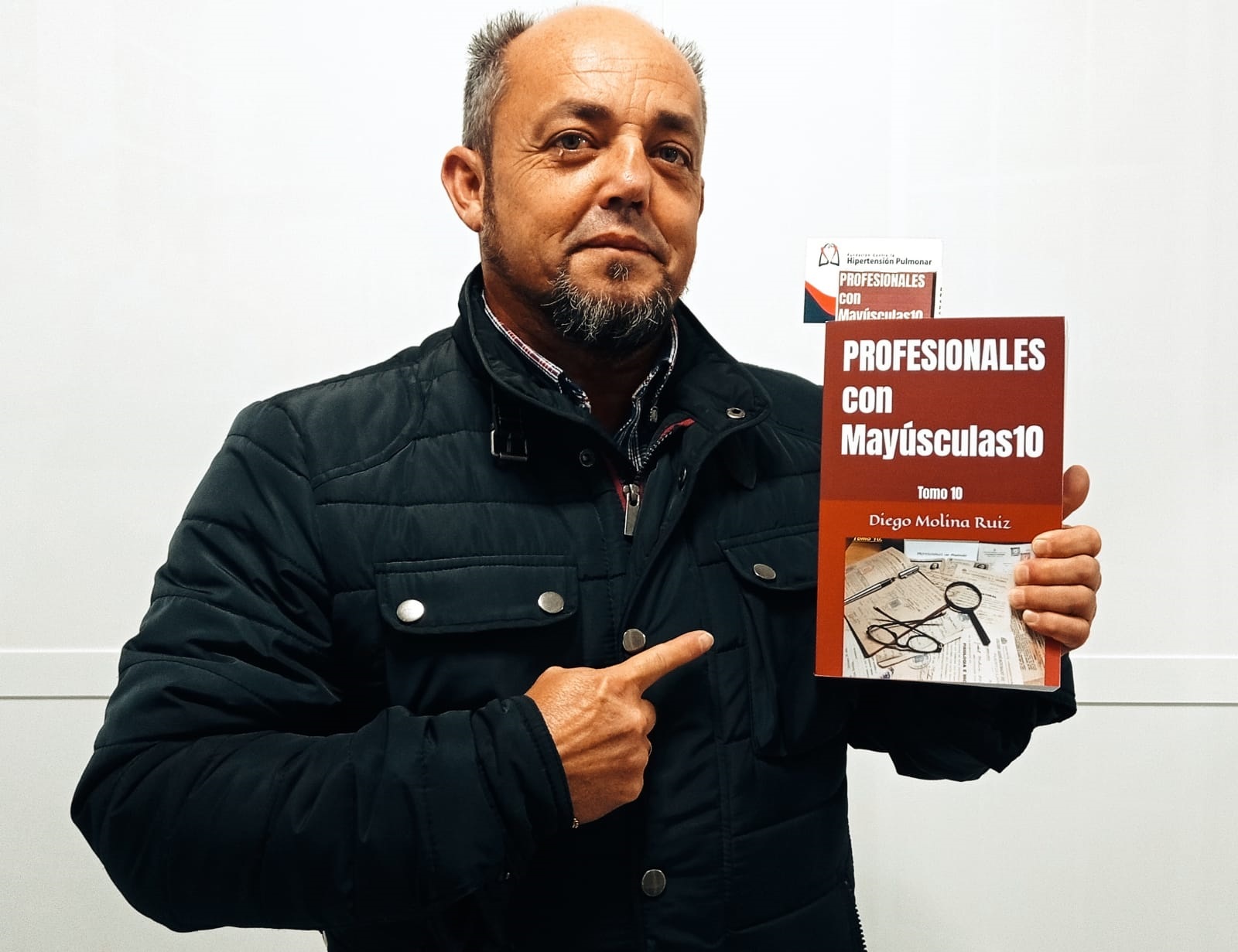 Salvador Calderón, en el libro Profesionales con Mayúsculas 10