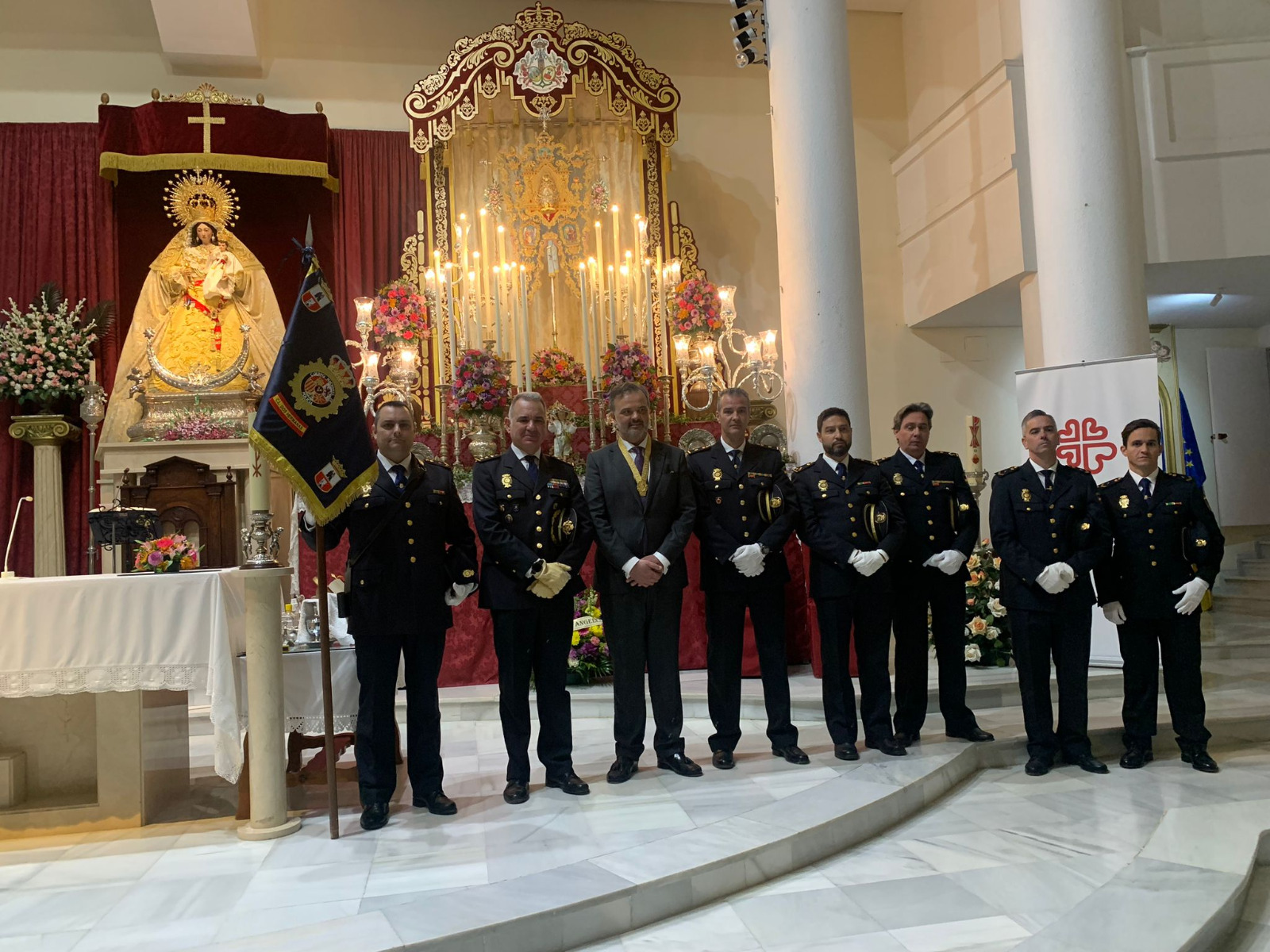 La Policía Nacional, hermanos honoríficos del Rocío de Montequinto