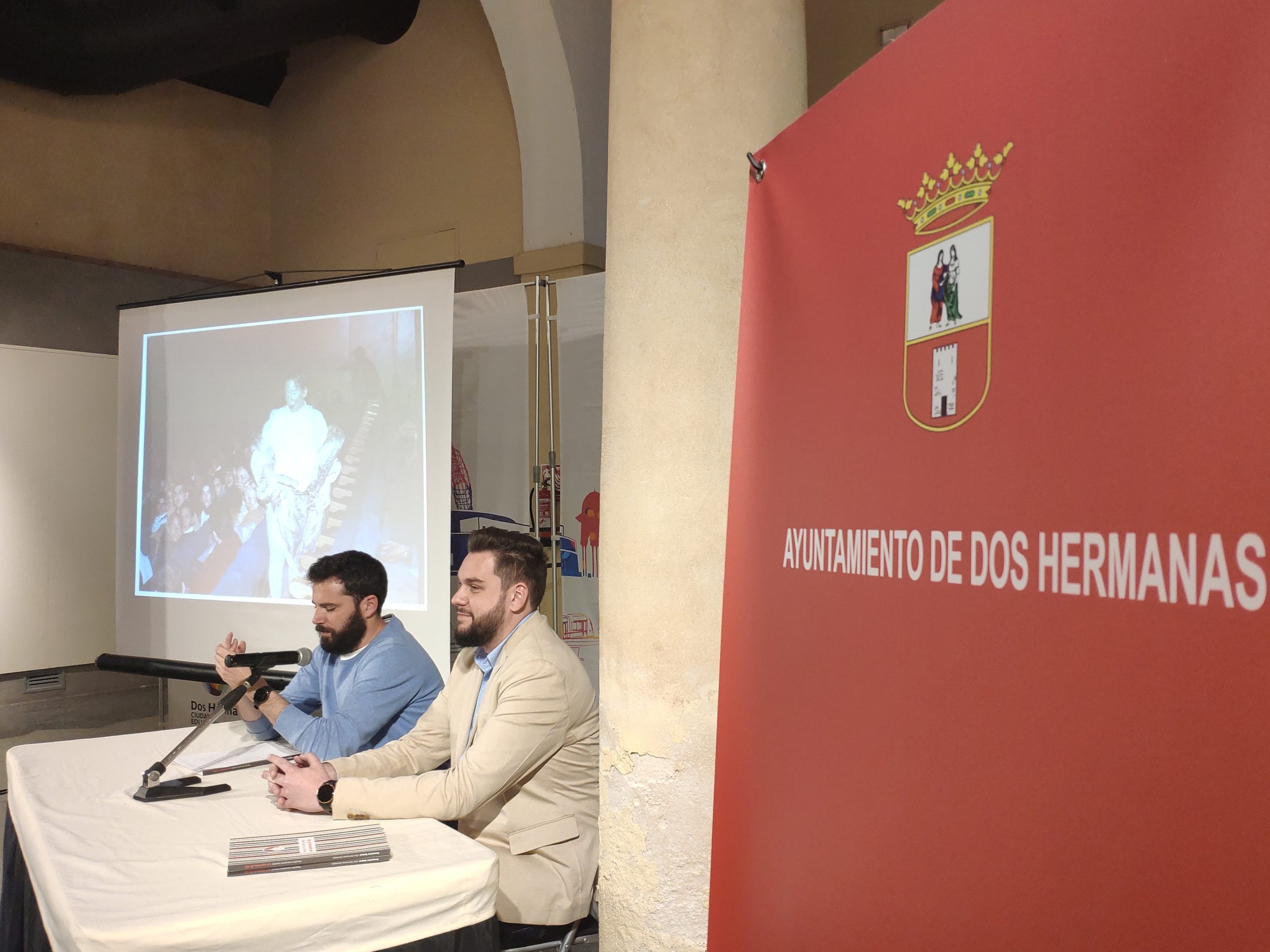 La historia del encuentro teatral juvenil recogida en un libro