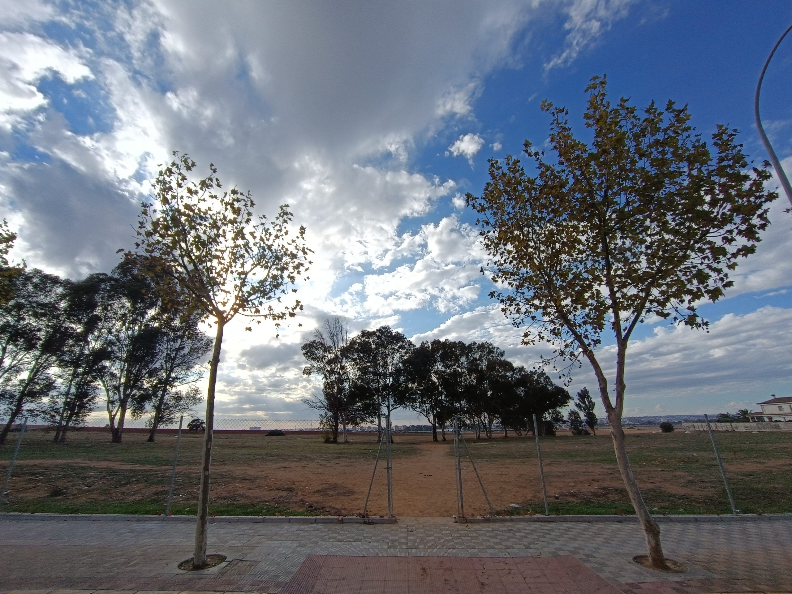 El nuevo parque canino de Montequinto empieza a ser una realidad