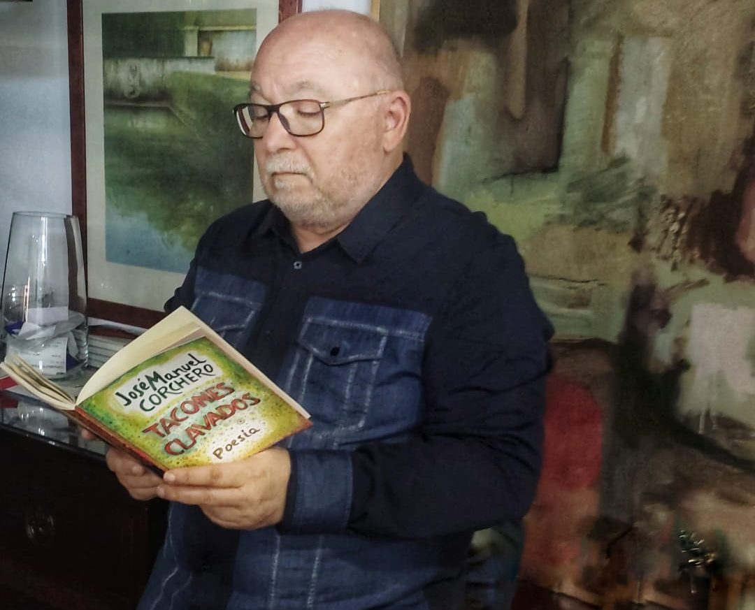 José Manuel Corchero presenta su poemario ‘Tacones Clavados’