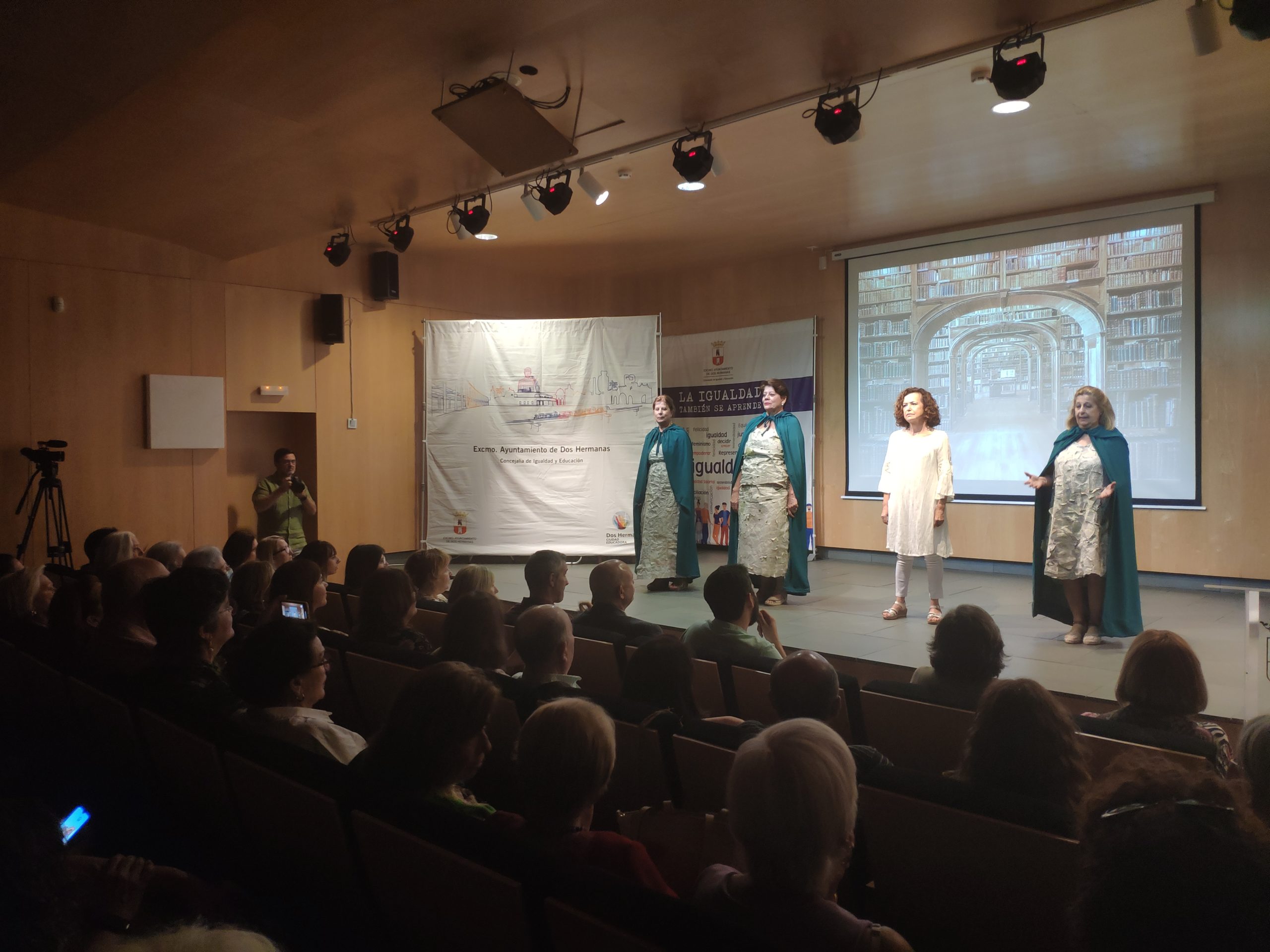 La Almona acogió la clausura de Aprendiendo Juntas