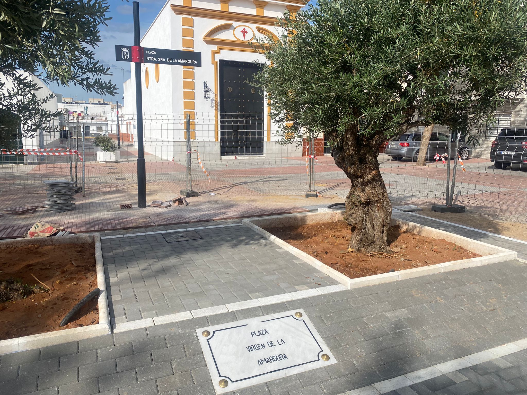 Nueva ornamentación para la Plaza Ntra. Sra. de la Amargura