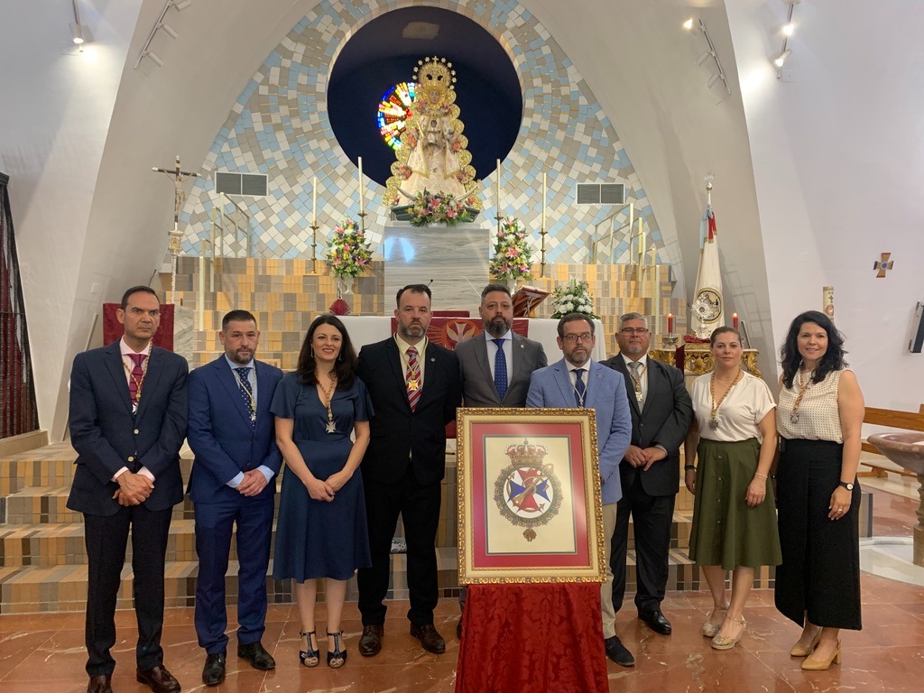 El escudo corporativo de Cautivo Dos Hermanas es obra de Juan Mª Ramírez