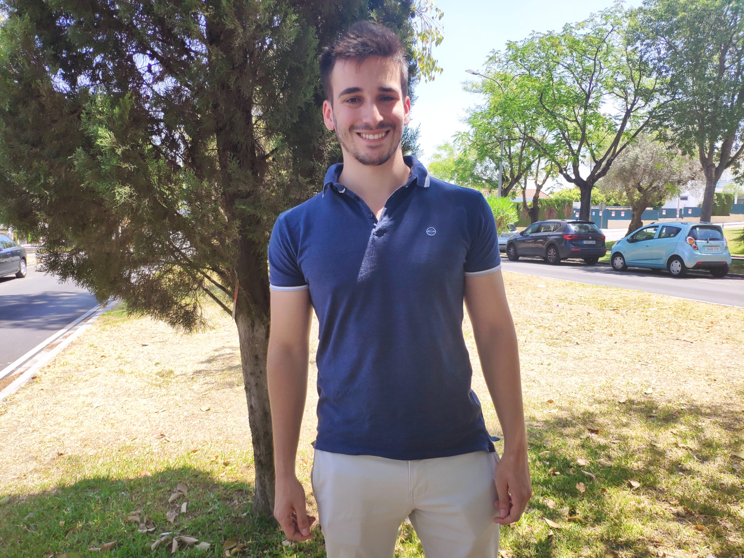Manuel Sánchez Velasco se gradúa en Historia con 32 matrículas