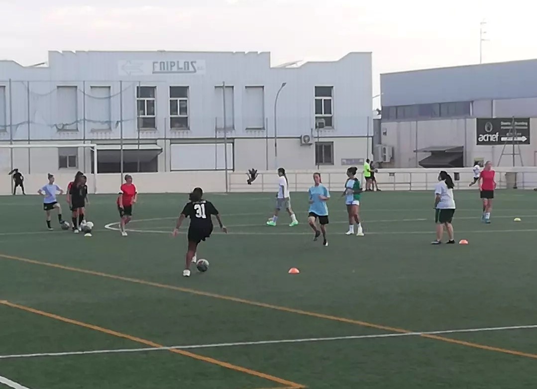 El fútbol femenino vuelve al C.D. Cantely