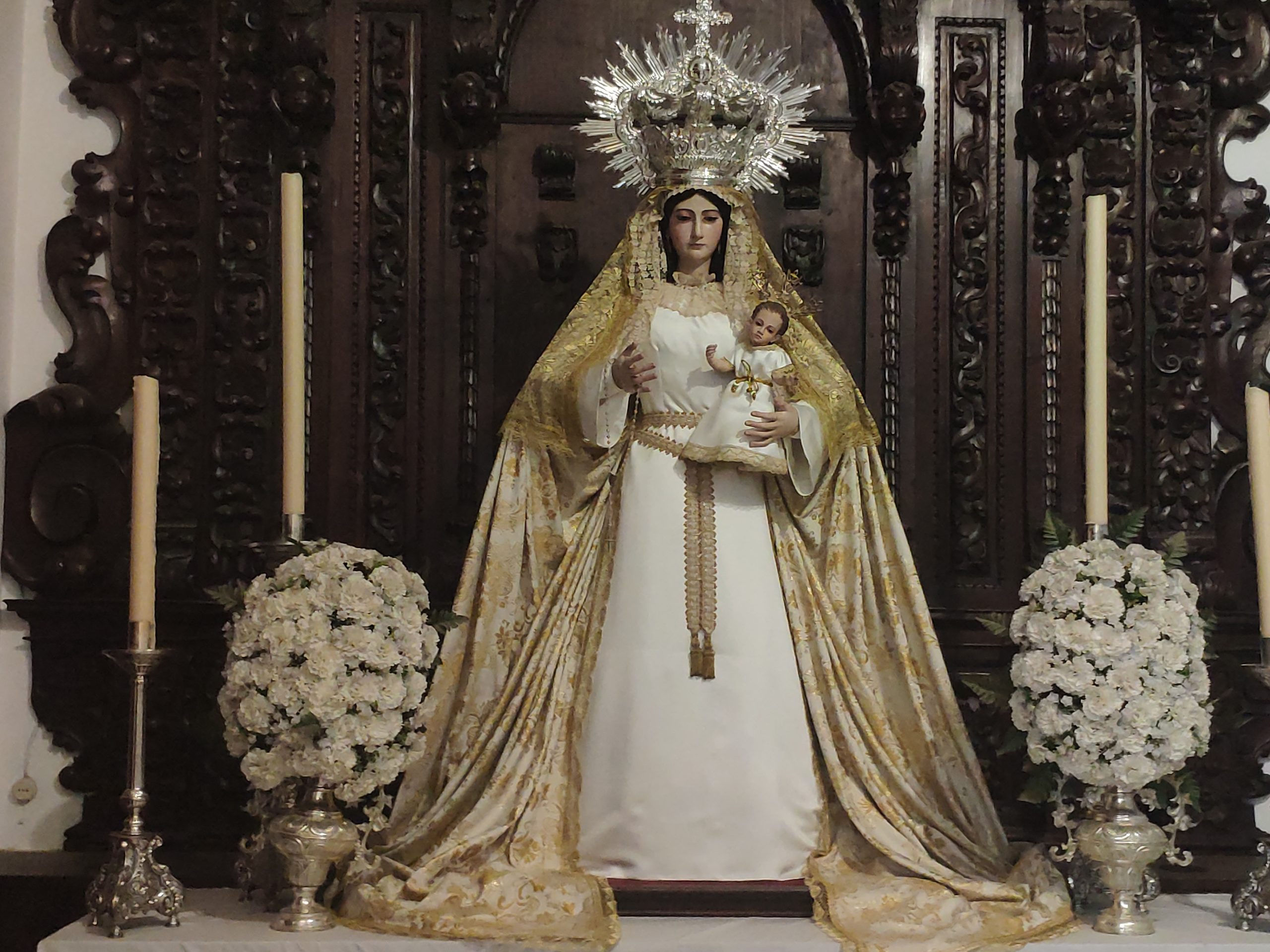 Rosario de la Aurora con la Virgen del Rosario
