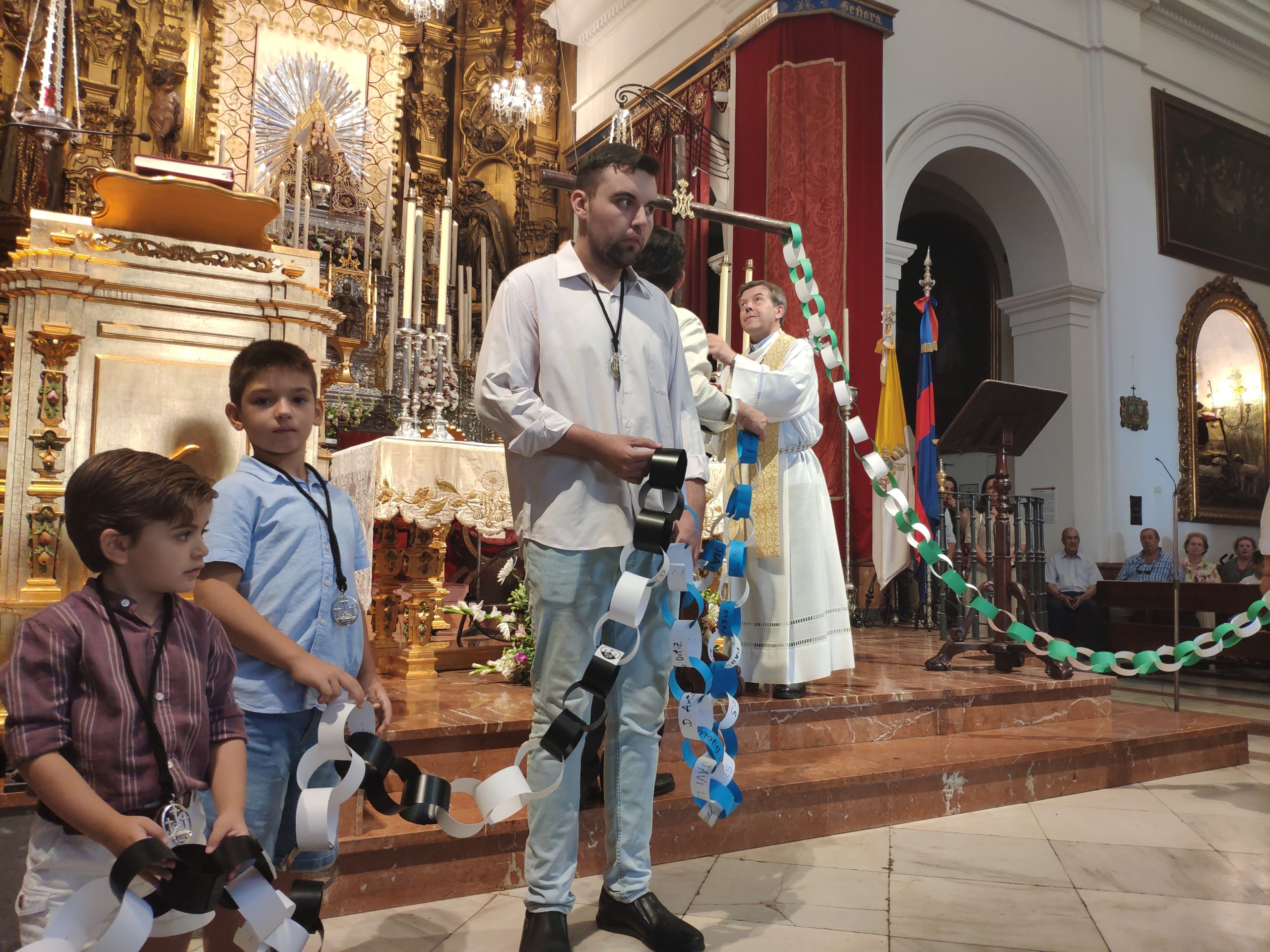 La juventud cofrade se encadena a la devoción de la Virgen de Valme