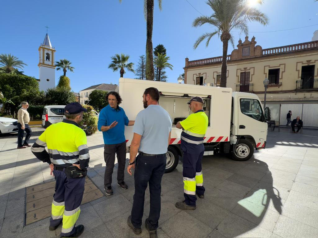 Camión hidrolimpiador para el servicio de limpieza viaria