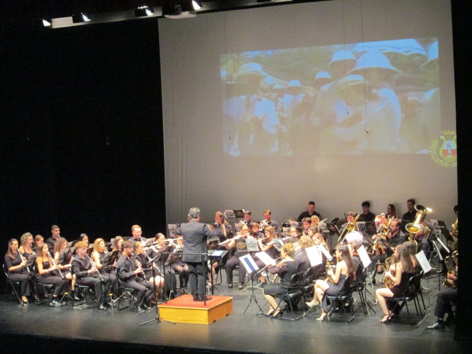 Variada noche musical en el teatro municipal