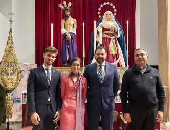 Rafael Gómez Velasco renueva como hermano mayor de la Santa Cruz