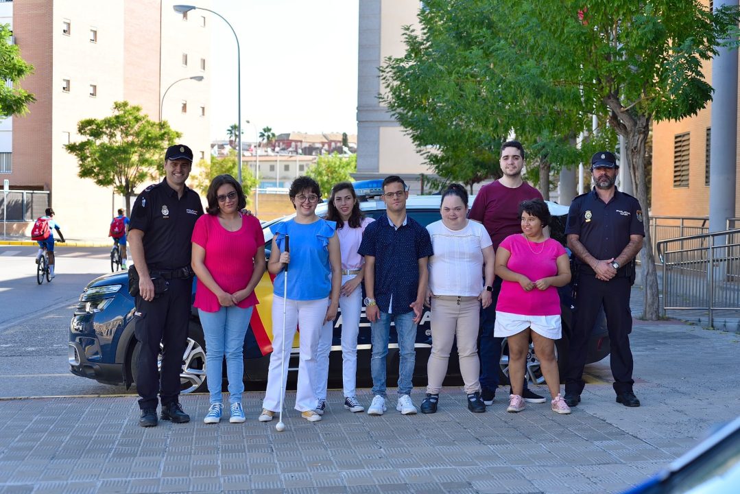 El calendario solidario de Anfi homenajea a la Policía Nacional