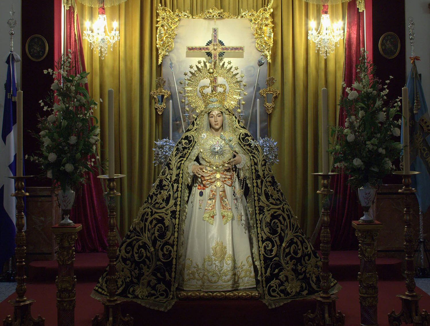 Cultos a la Virgen del Amor y Sacrificio