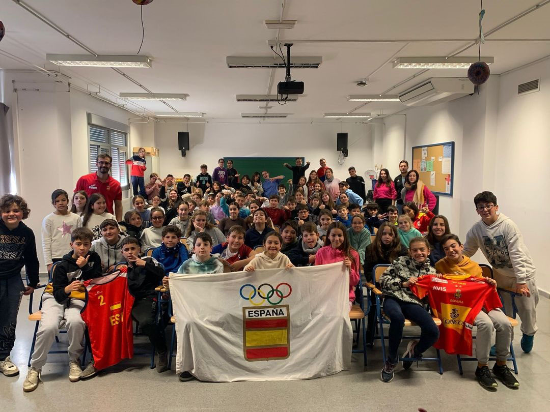 Dos grandes deportistas visitan el Colegio 19 de Abril