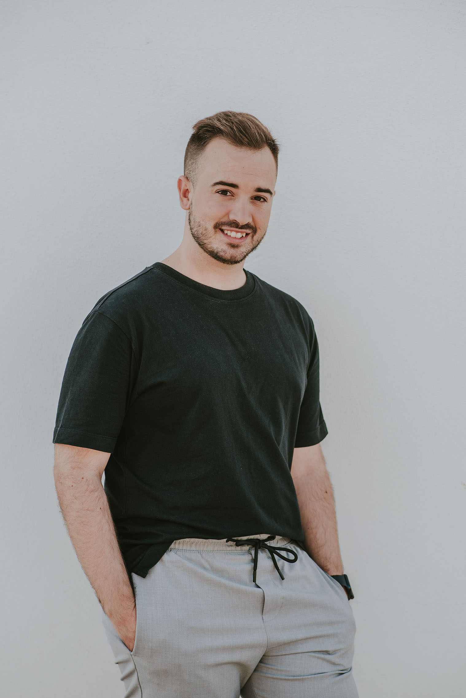 Ya no duele mas es el primer single de Juanmi Castillero