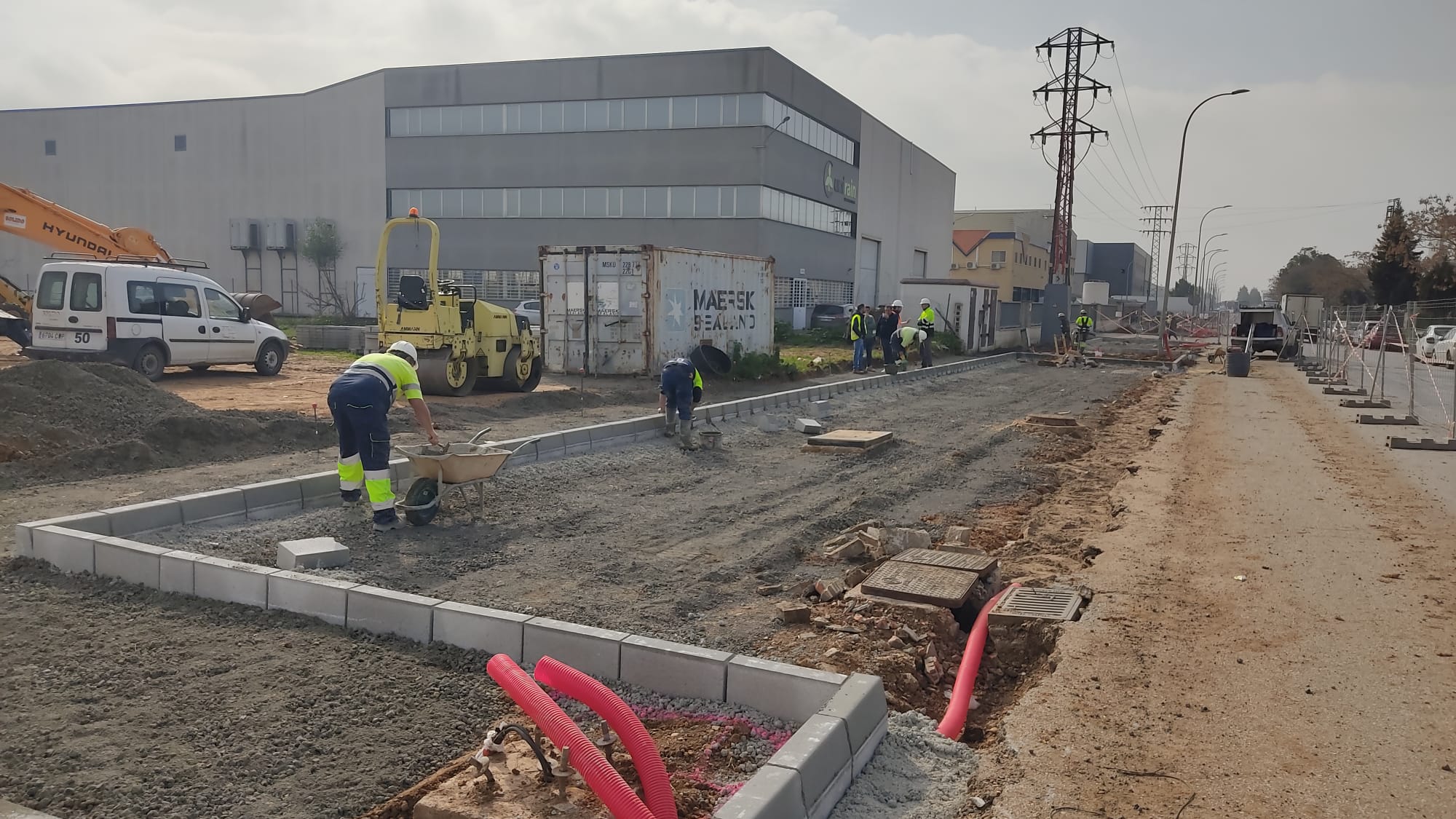 Reforma de aparcamientos y pavimentación en la calle Río Viejo