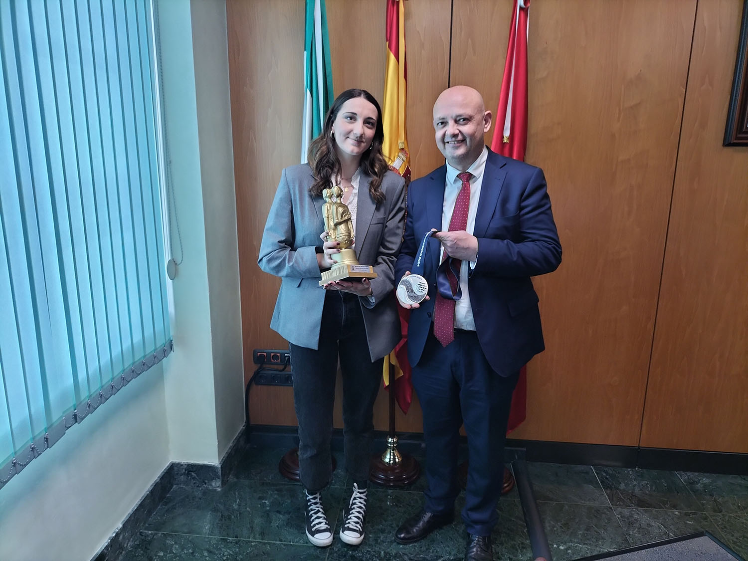 Marina García Polo es recibida por el alcalde