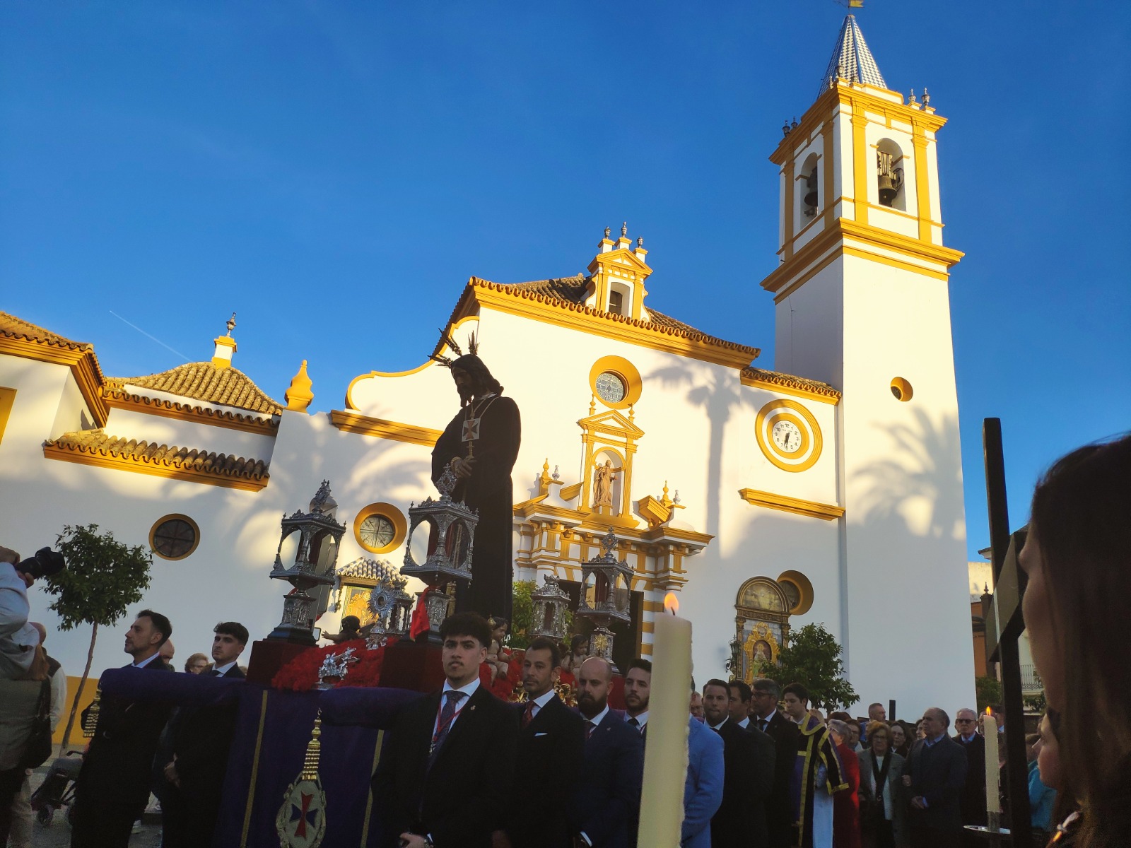 Un Domingo de Ramos adelantado con el Cristo Cautivo
