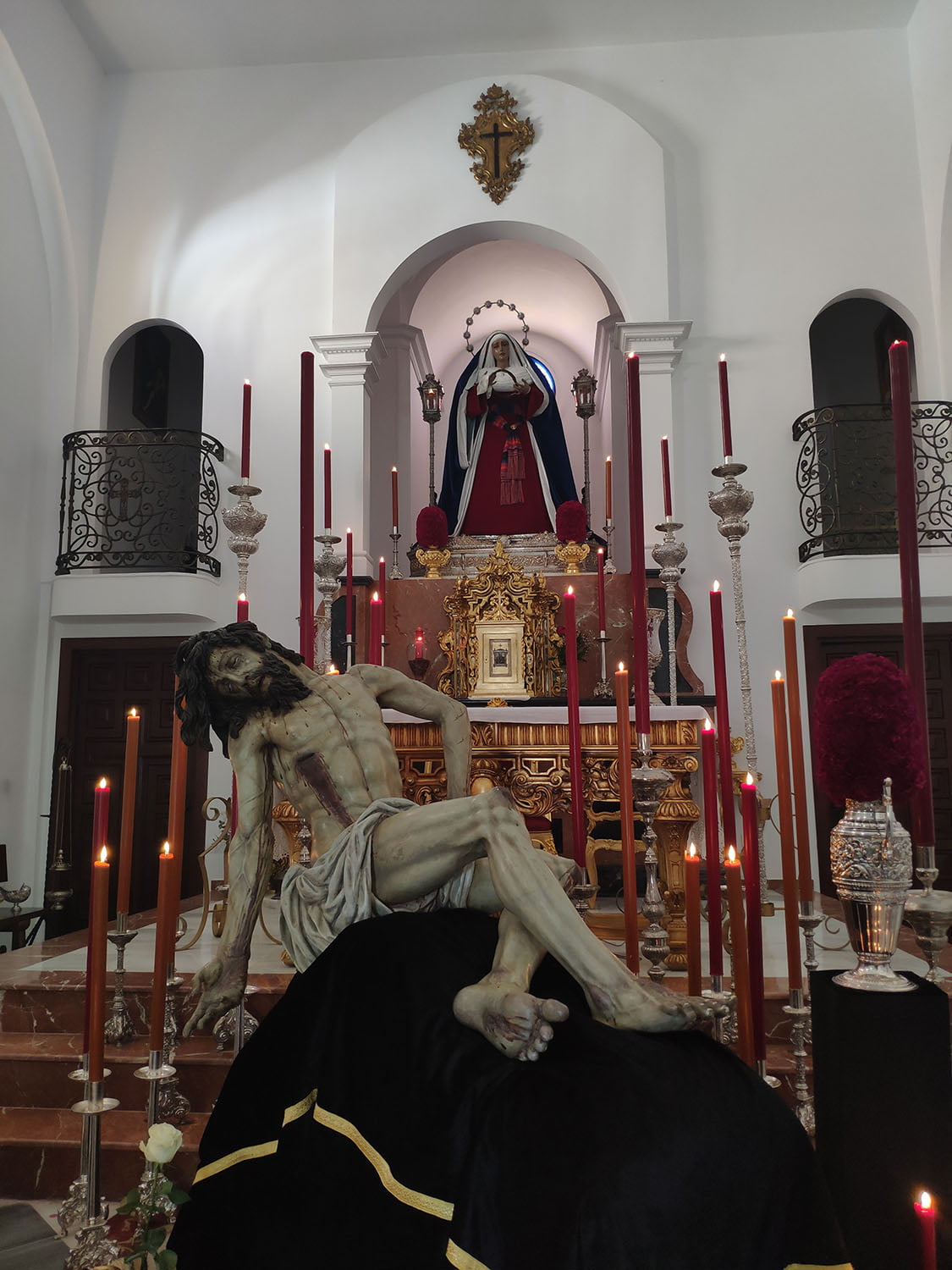 Amargura y Oración celebran cultos esta semana