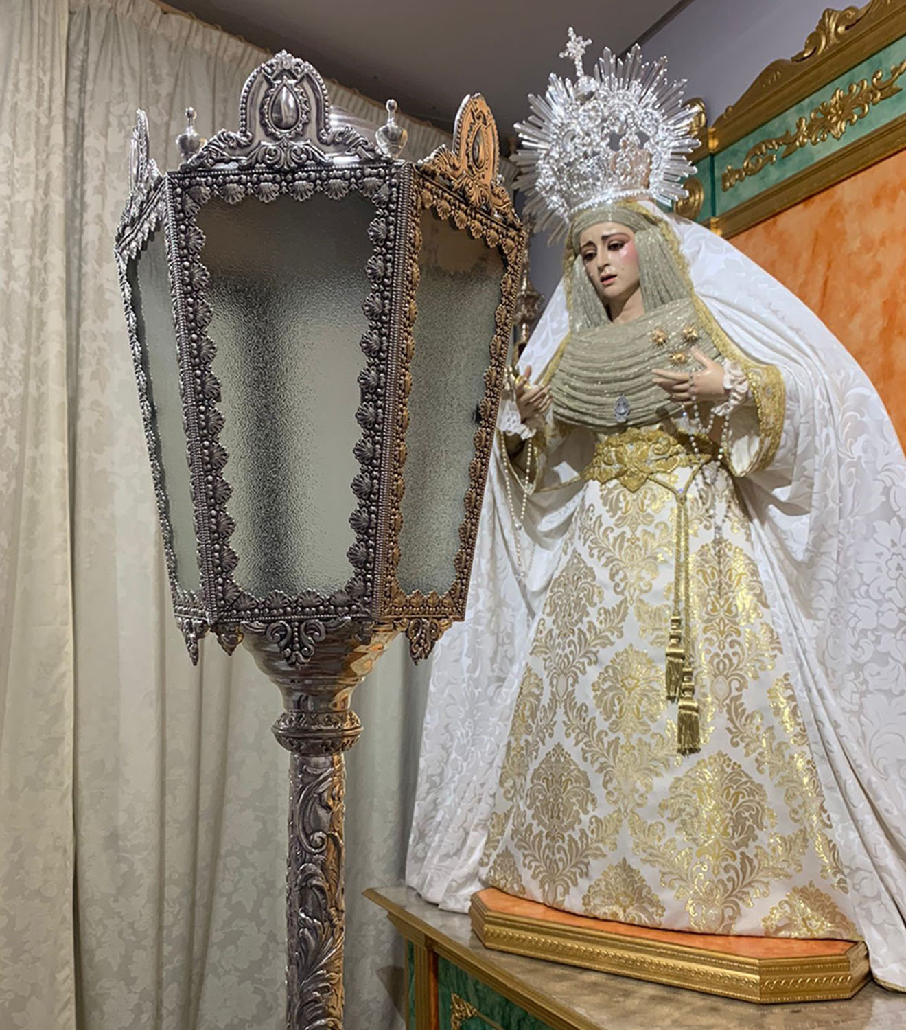 La Virgen del Pilar procesiona en su décimo aniversario