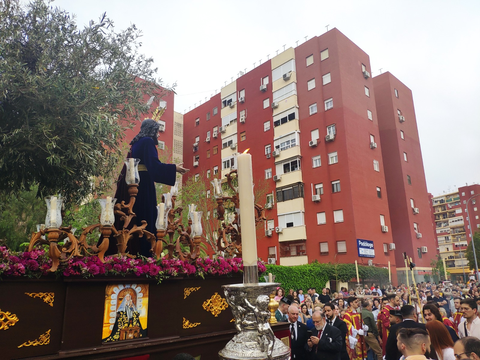Montequinto vuelve a ser hermandad un Sábado de Pasión