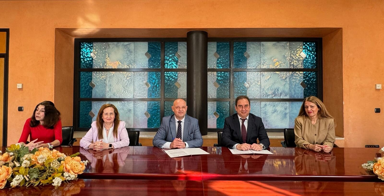 Ampliación de las becas municipales de máster en Loyola