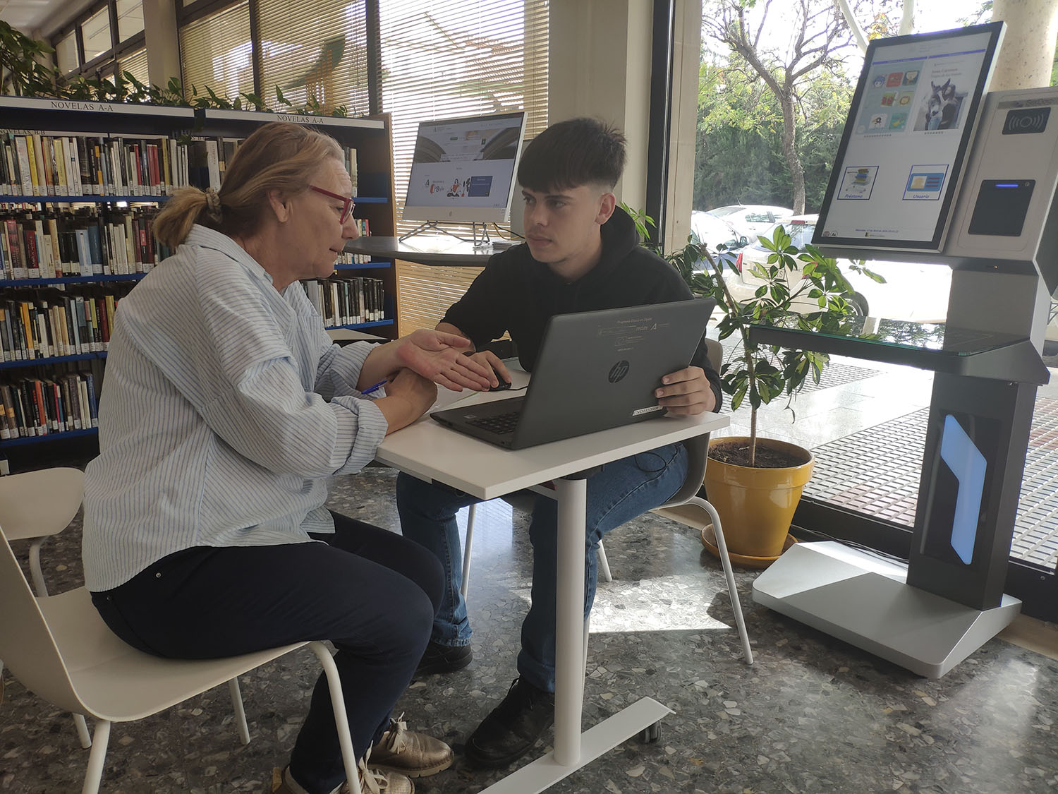 Formación personalizada sobre nuevas tecnologías en la biblioteca