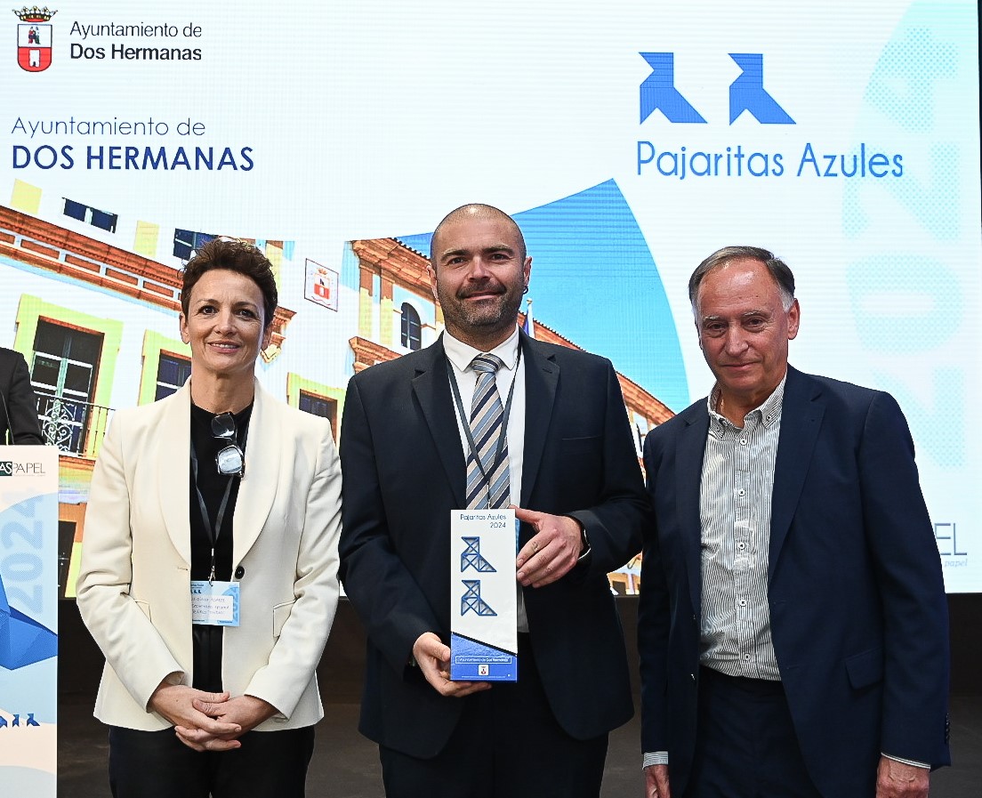 ASPAPEL concede dos Pajaritas Azules al Ayuntamiento