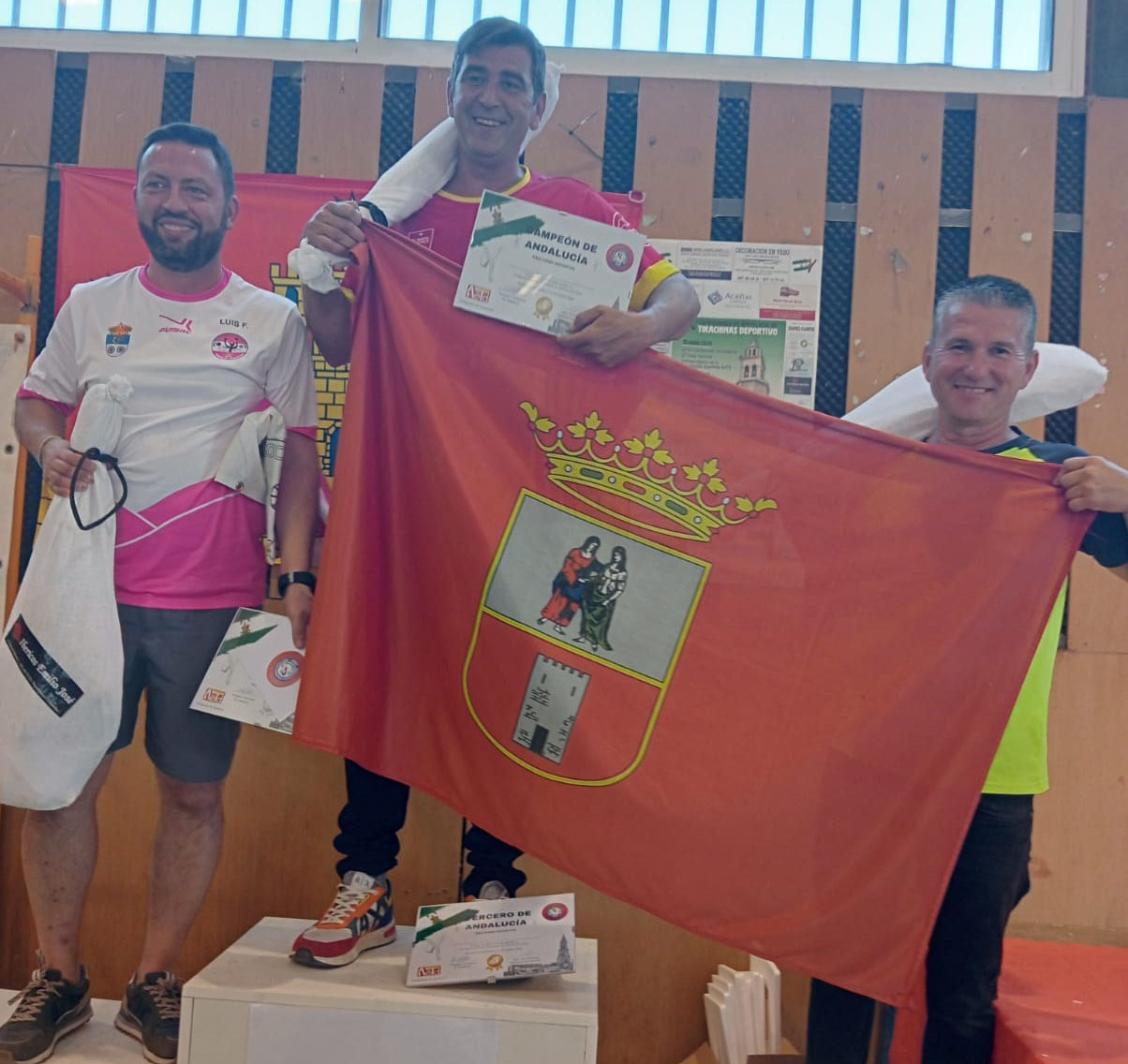 Bandera nazarena en el Campeonato de Andalucía de Tirachinas