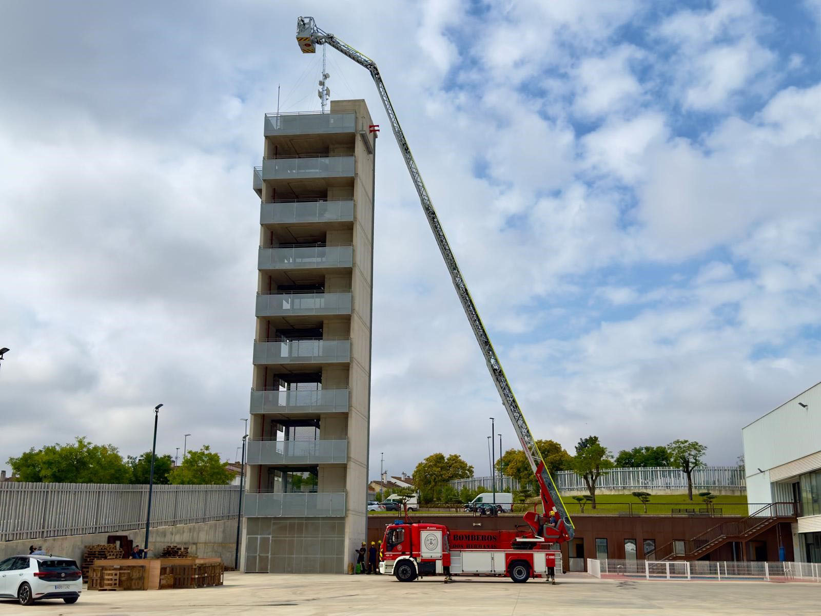 Nuevo vehículo autoescalera para el parque de bomberos