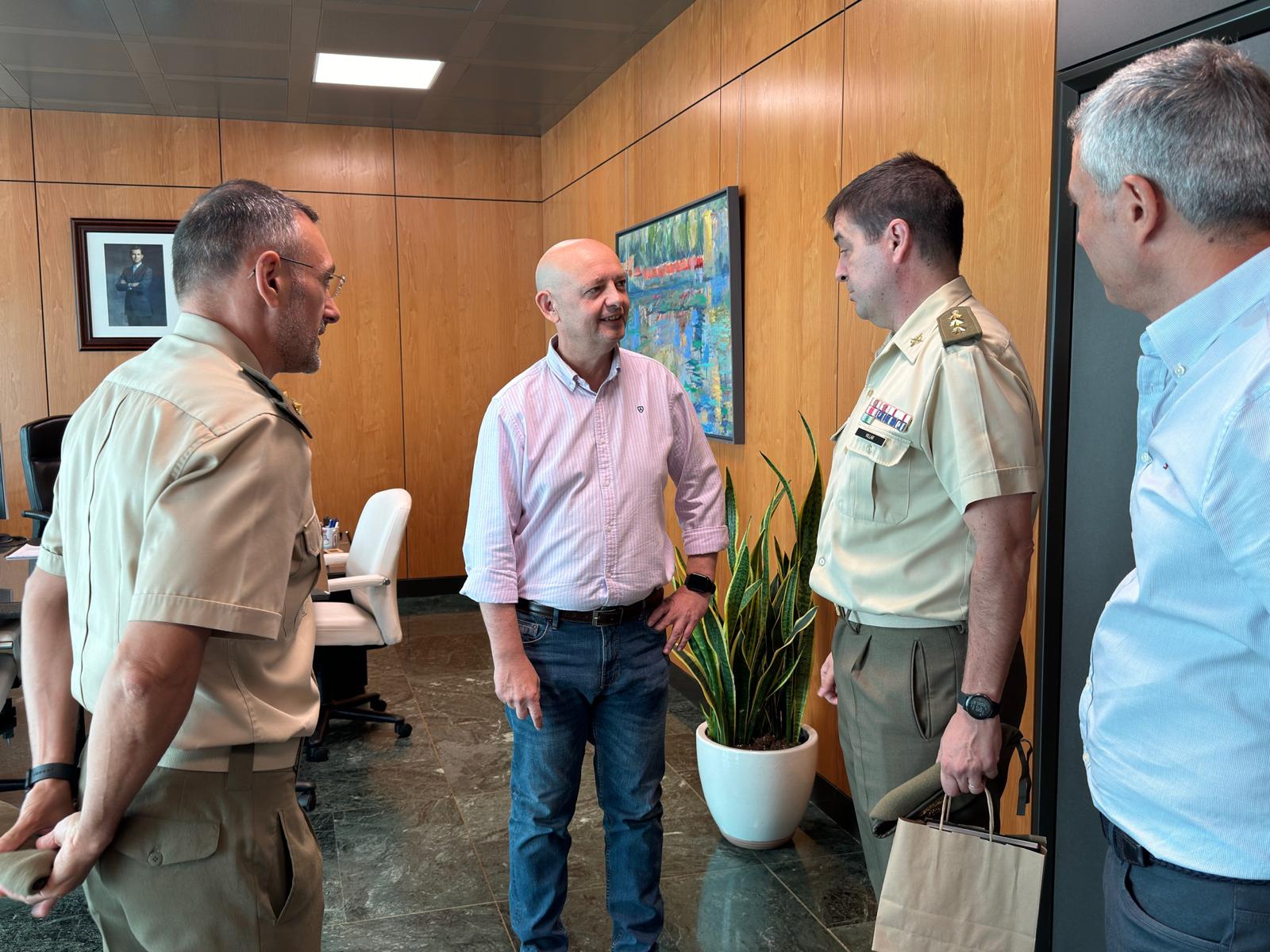 El Copero realiza una visita institucional al Ayuntamiento