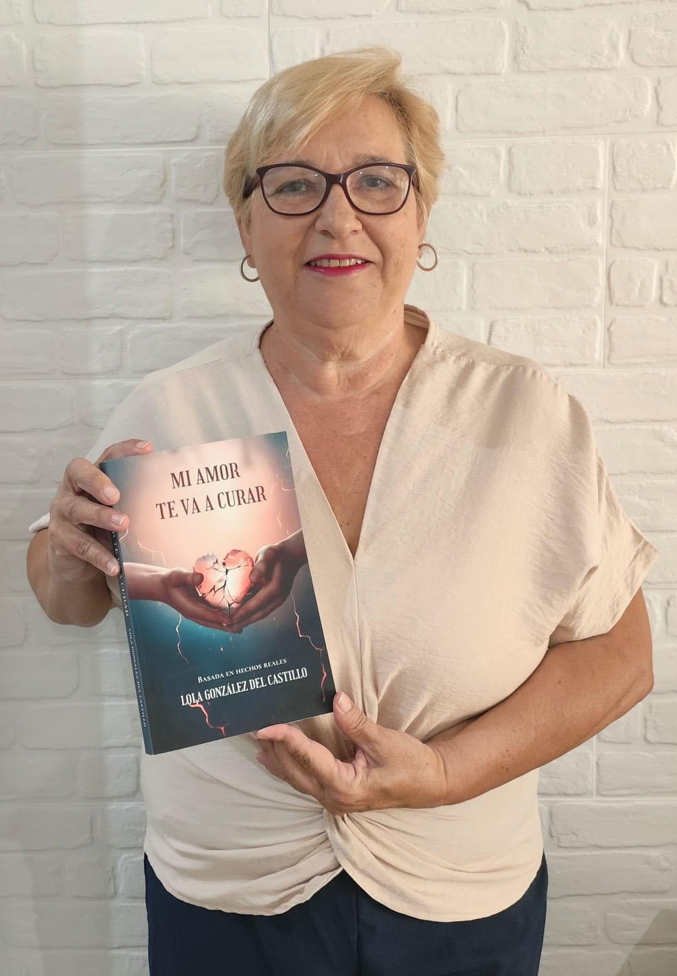 Lola González del Castillo publica su noveno libro