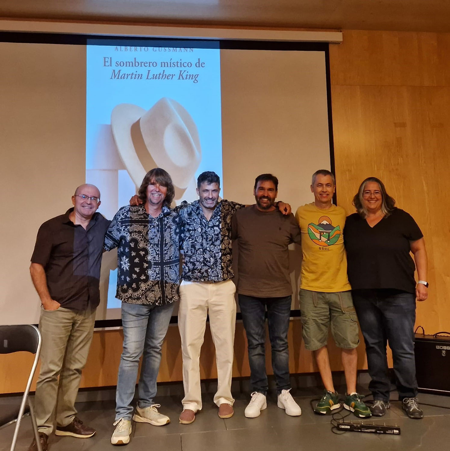 La música animó la presentación de la novela de Alberto Güssmann