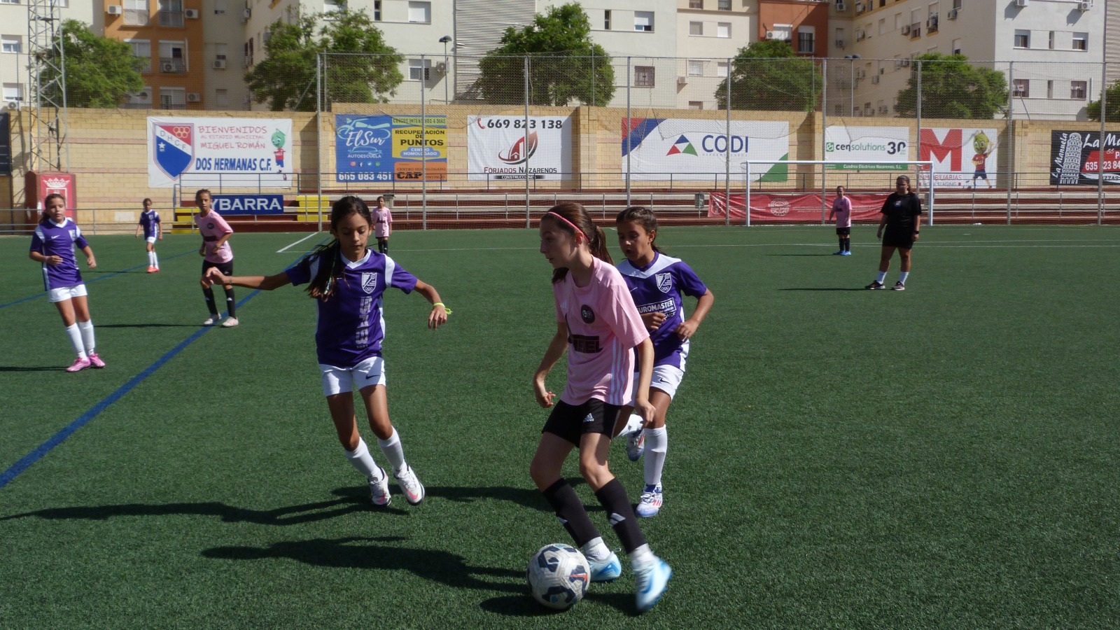 Unas 500 personas en el primer torneo de fútbol femenino