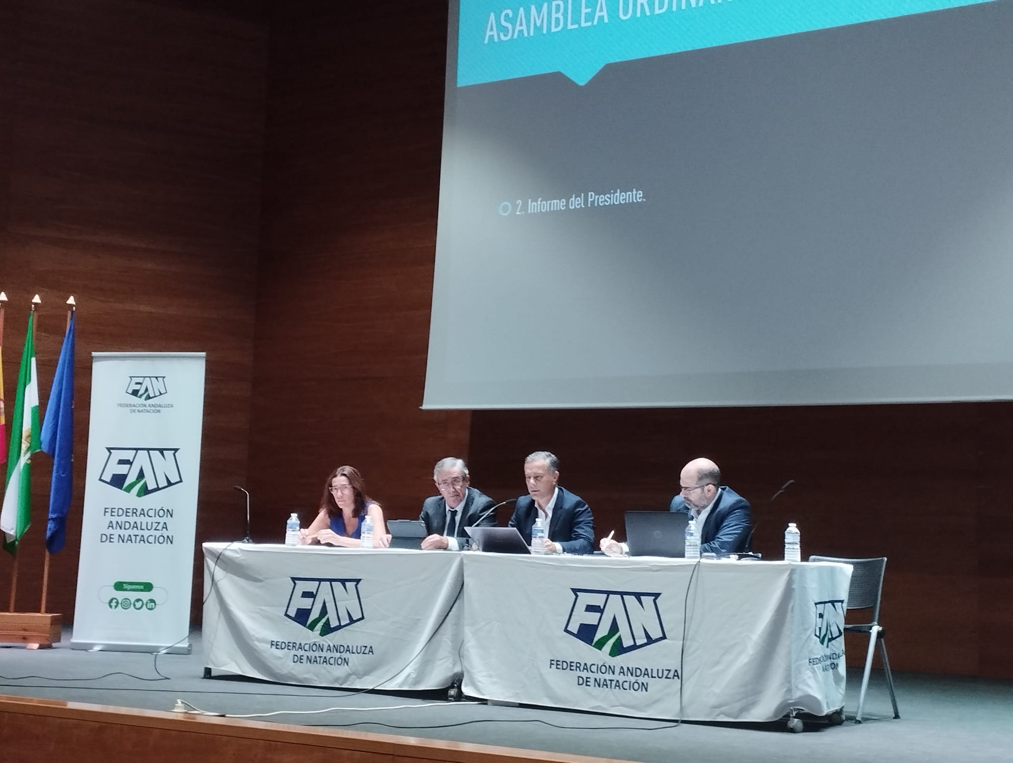 La Federación Andaluza de Natación abre el curso en Dos Hermanas