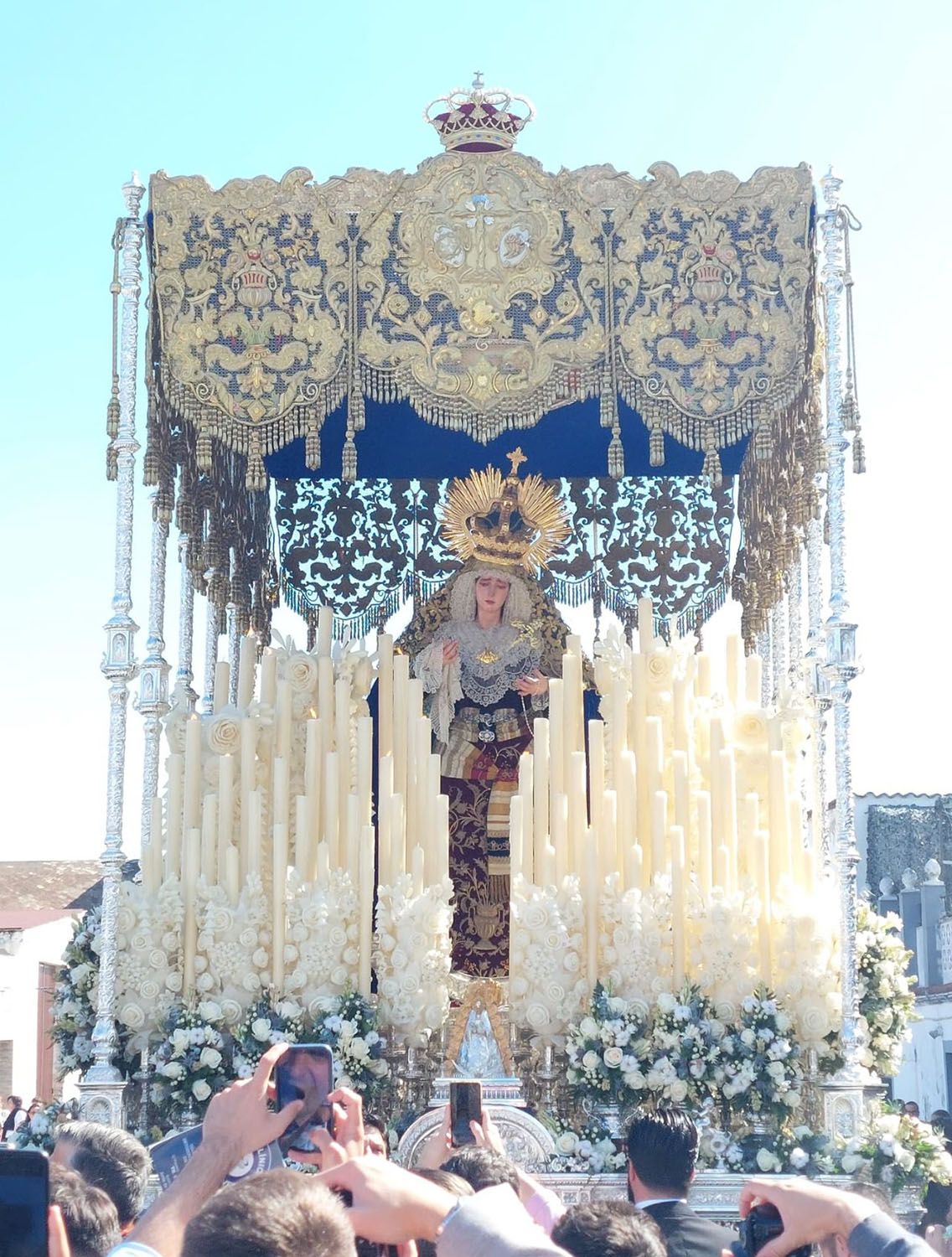 El palio de Amor y Sacrificio procesionó en la Magna de Jerez