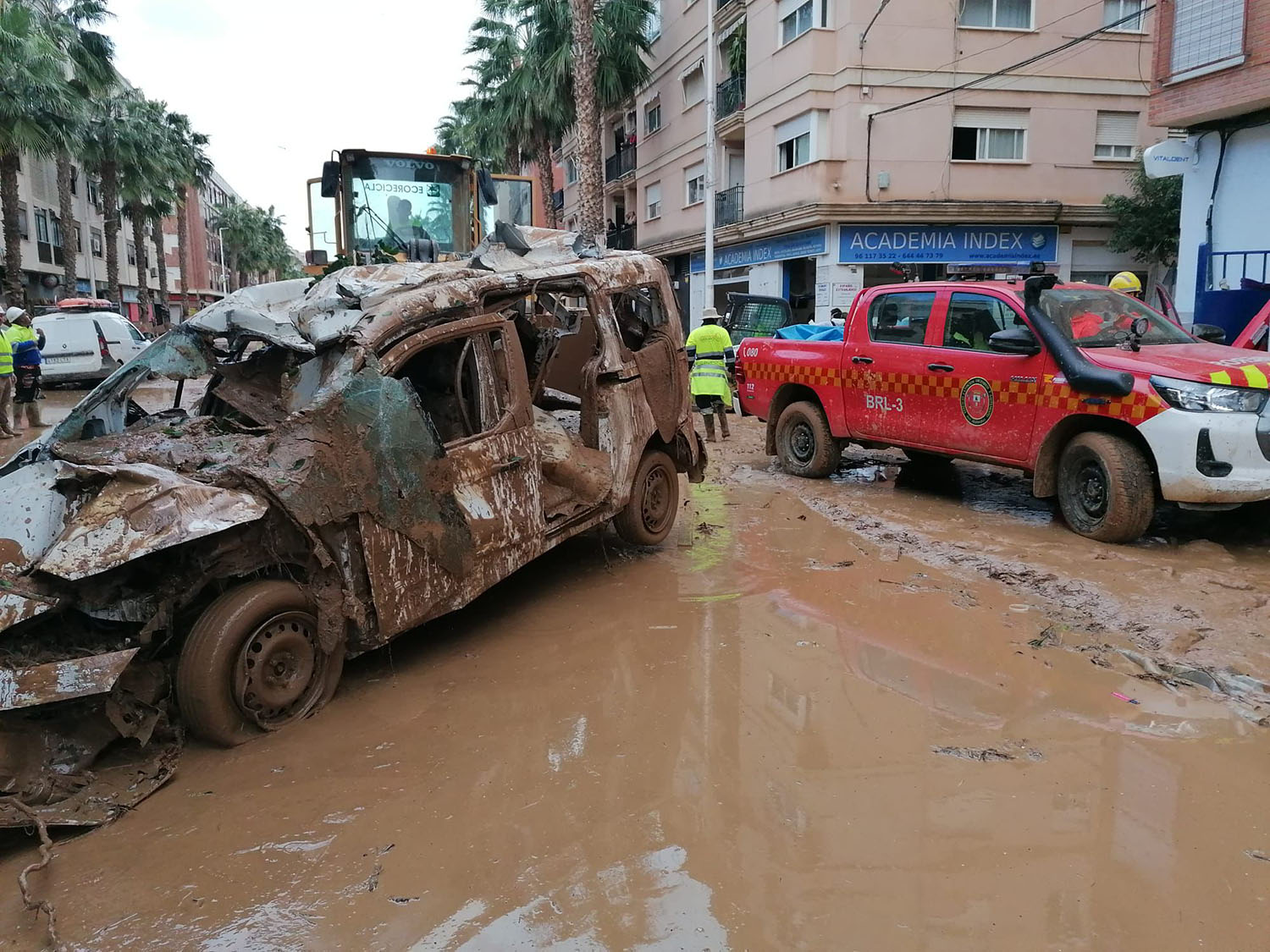 Policía Local y Bomberos completan su misión solidaria en Valencia