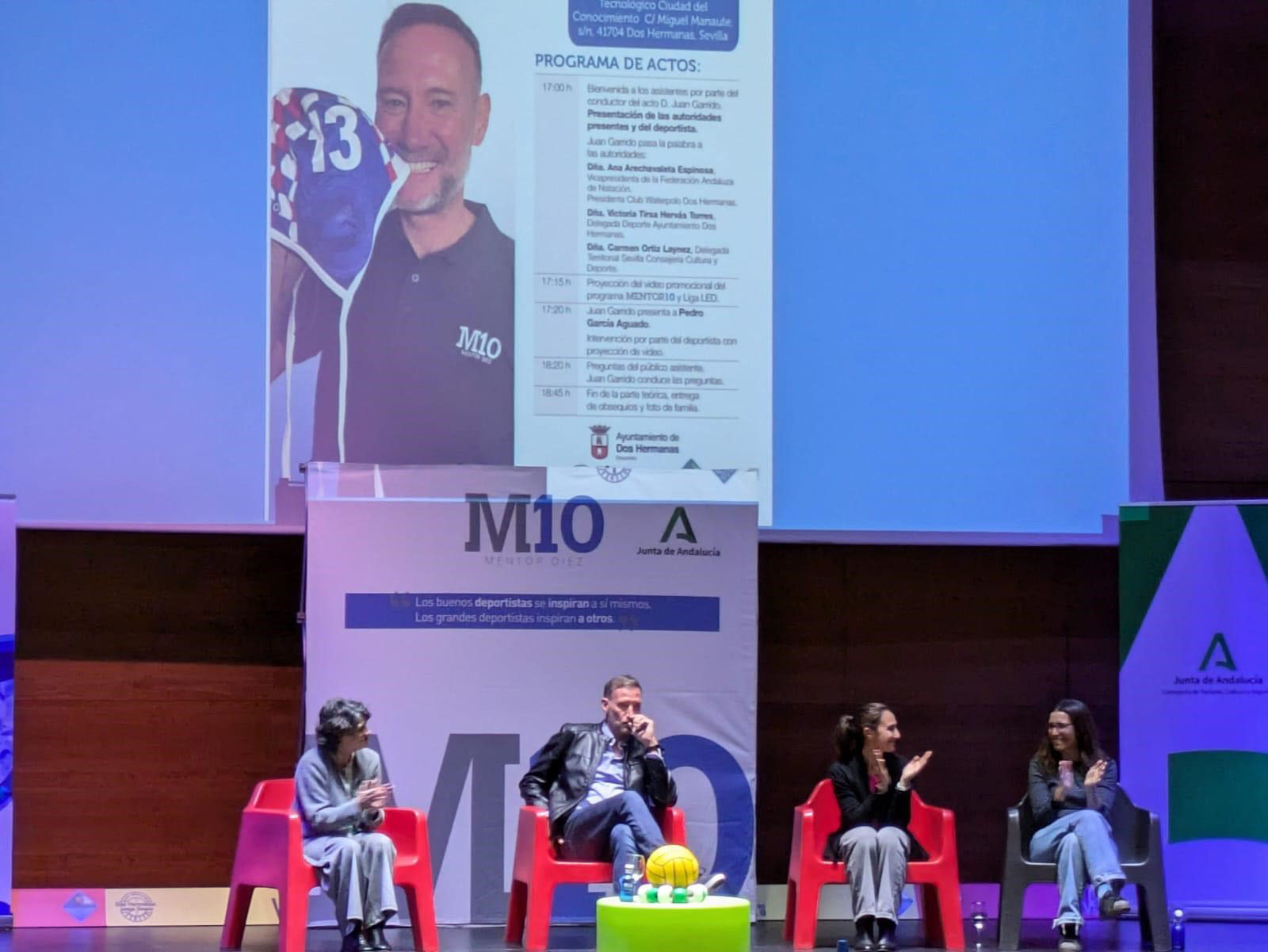 Pedro García Aguado promueve la cultura del esfuerzo entre escolares