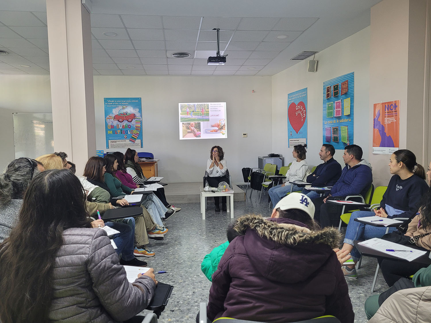 Participación activa en el taller para desarrollar el lenguaje oral en los primeros años
