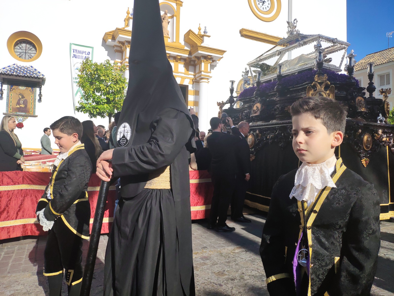 Sábado Santo de recogimiento y esperanza