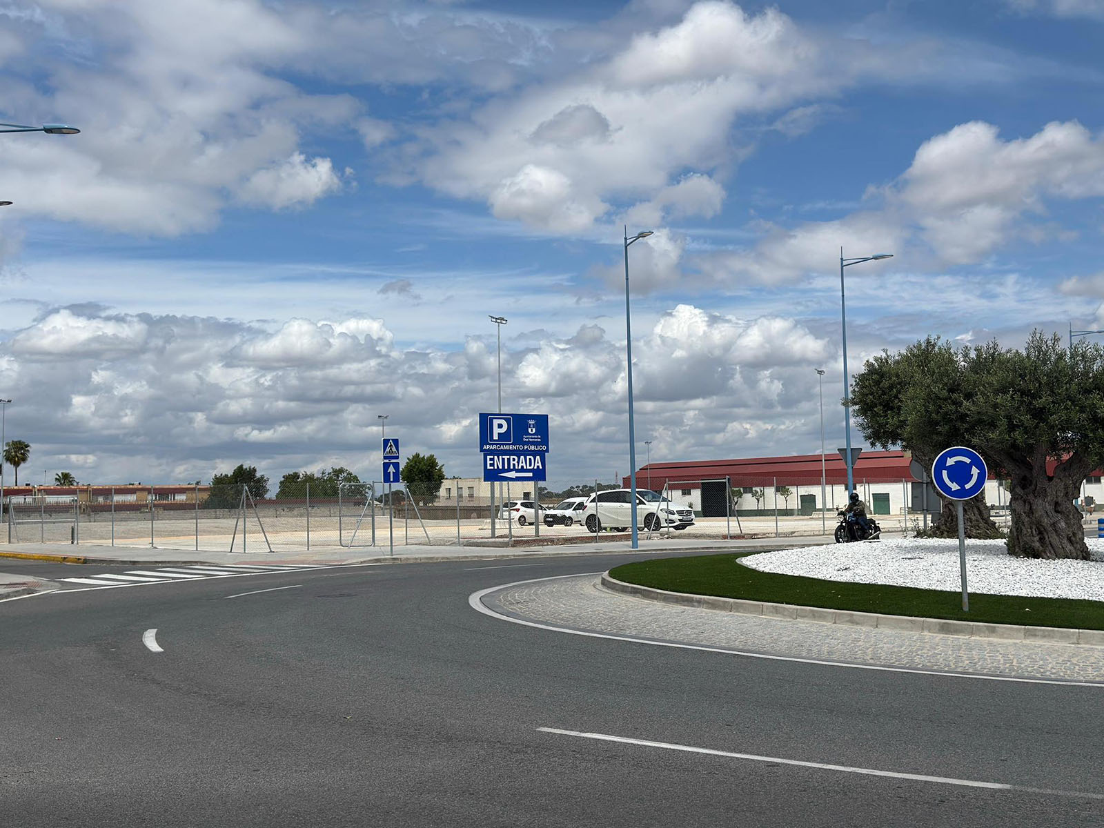 Nuevo aparcamiento público y gratuito en la Avda. 28 de Febrero