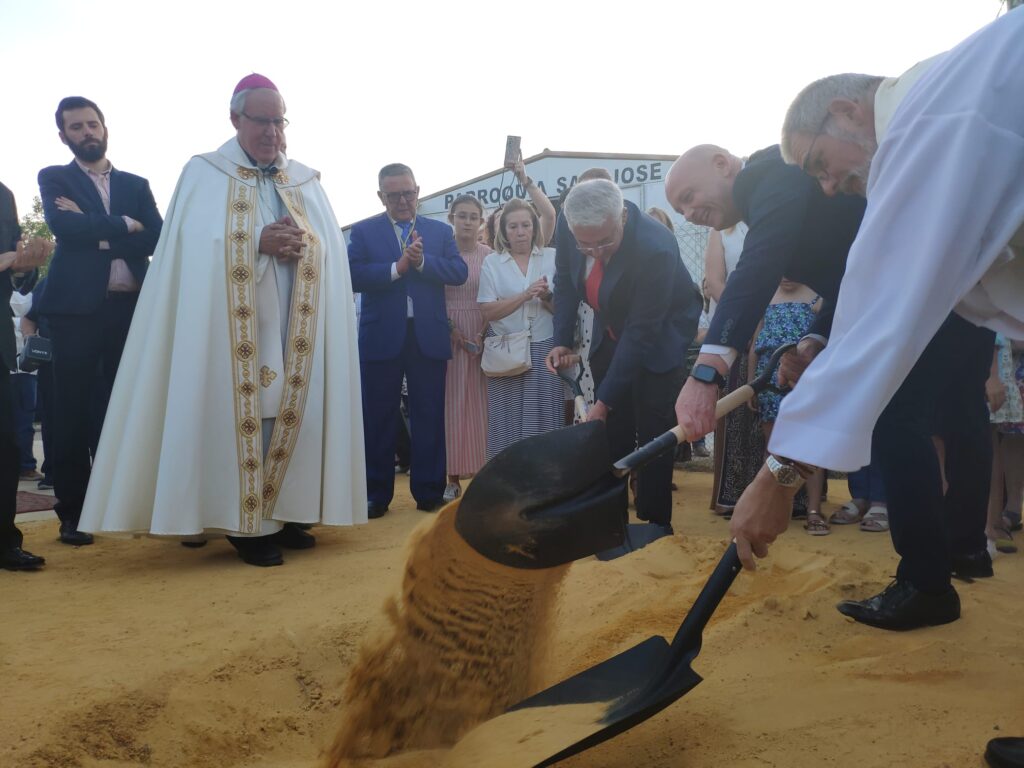 bendición de la primera piedra