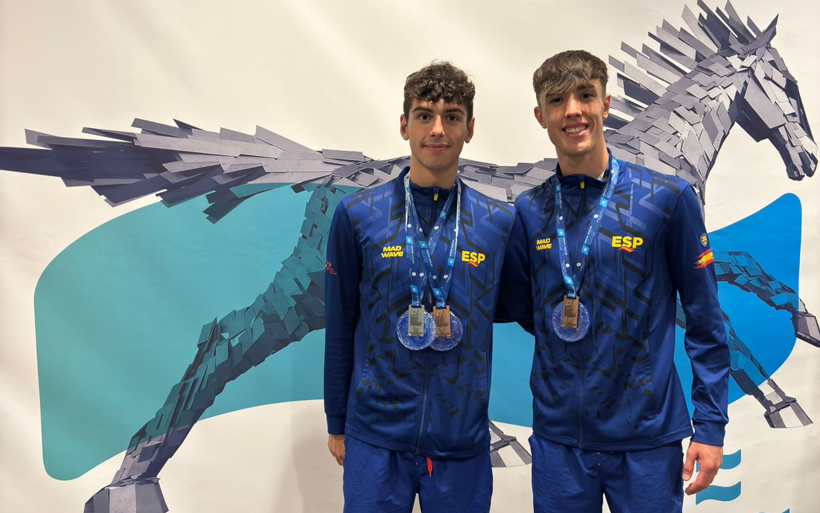 Cristóbal Vargas gana dos medallas en el Europeo junior de natación