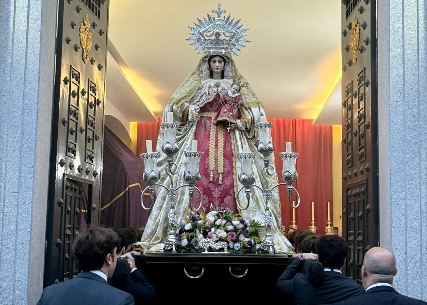 La Virgen del Rosario procesiona este sábado