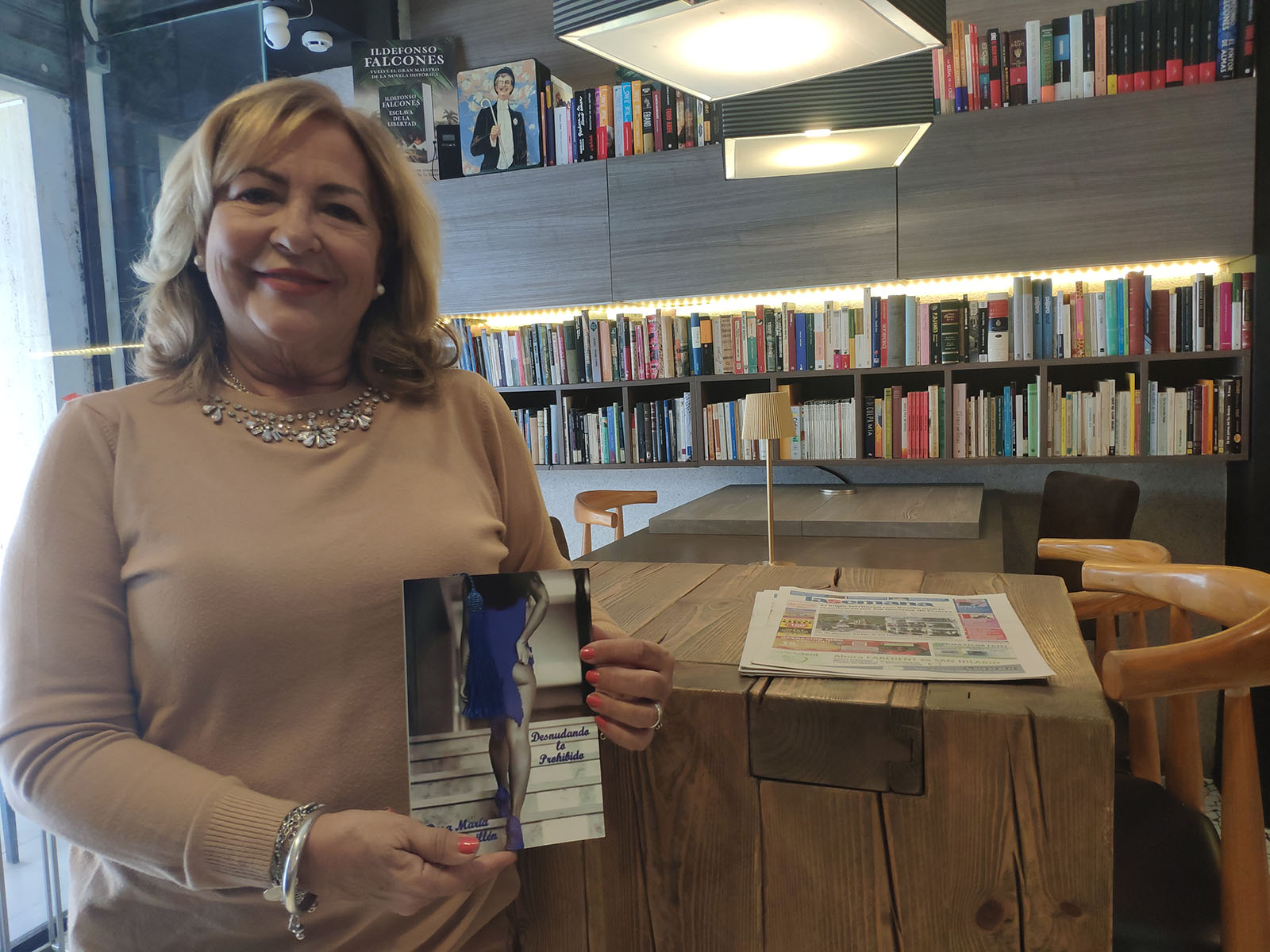 Rosa María Martos Guillén publica un poemario erótico