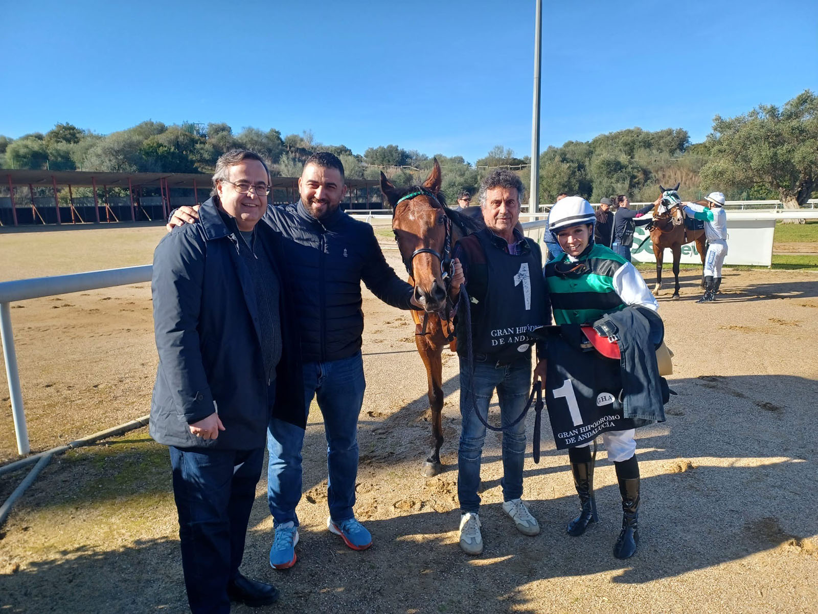 Tres victorias del entrenador argentino Óscar Anaya