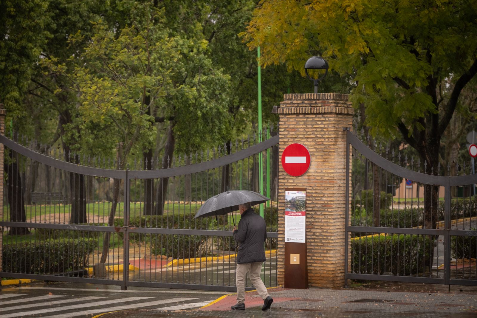 La alerta amarilla se mantiene este jueves por lluvia y viento
